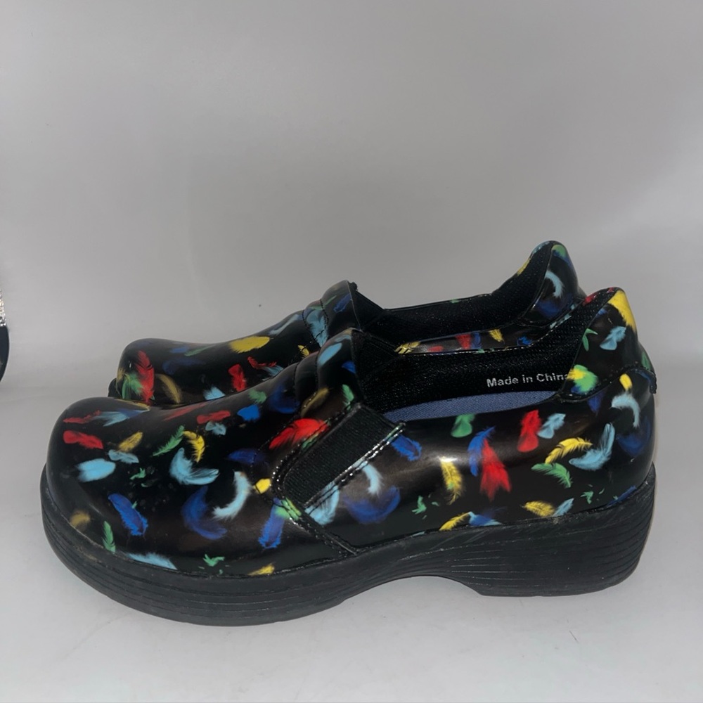 Hawkwell Pro Nurse Clogs for Women Slip Resistant Sz 5 Black Plume Colorful